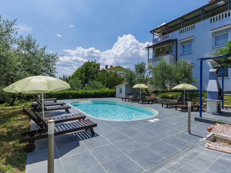 Apartment Gordana — holiday apartment with pool in Presika, Labin, Istria